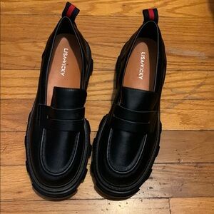 Lisa Vicky Black Loafers